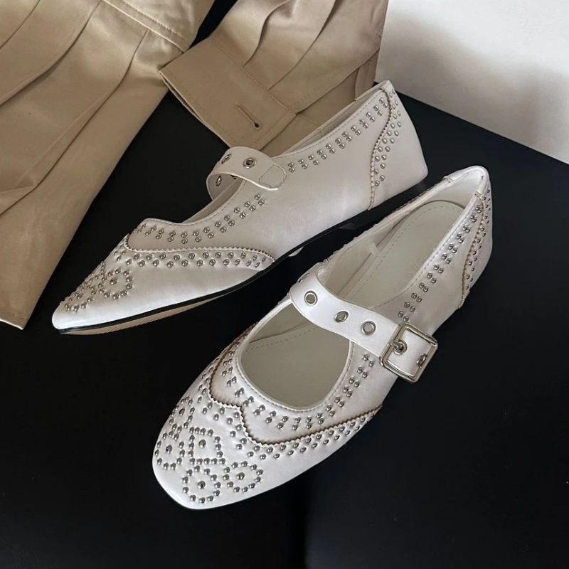 Retro Rivet Buckle Design Flat - Women Shoes Brands ulasan dan harga